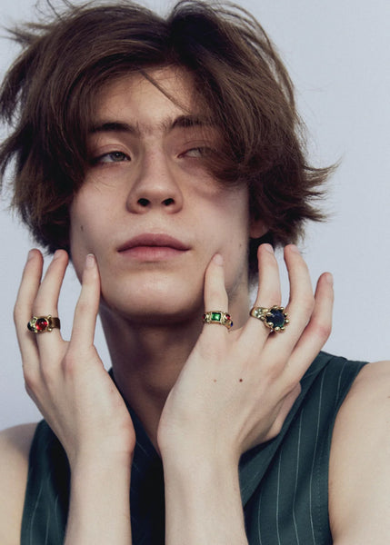 Mondo Mondo: Emerald Brass Diva Ring – MOCA Store